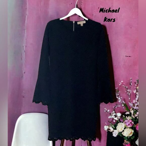 MICHAEL KORS NWT BLACK DRESS SIZE MEDIUM BELL SLEEVES CUT OUT DETAIL - Picture 1 of 14